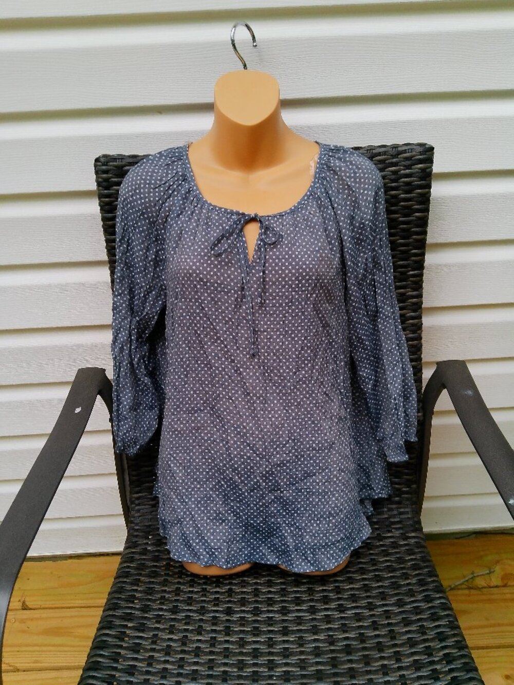 FRED  DAVID TOP SIZE MED CHAMBRAY BLUE COLOR WITH POLKA DOTS GOOD CONDITION